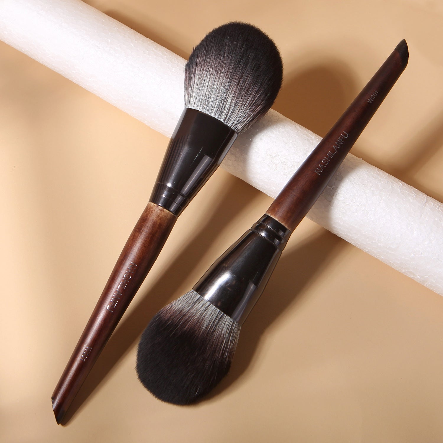 100% human hair makeup brush